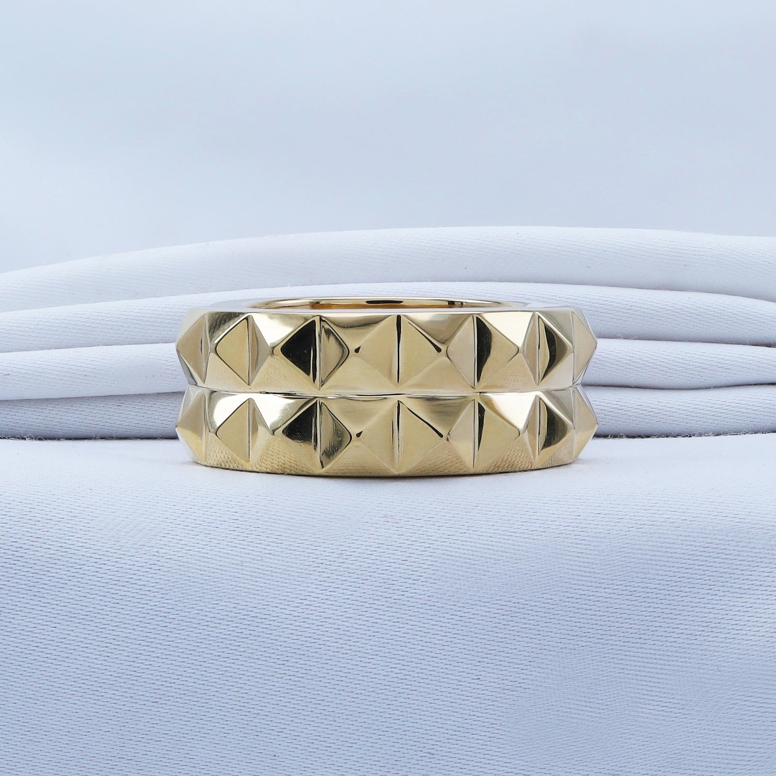 Double Pyramid Spiky Dome Cover